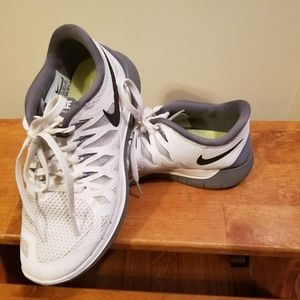 Nike Free Sneakers in White and Gray